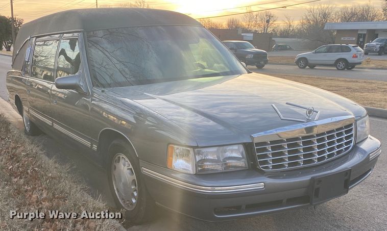 image for item IG9568 1998 Cadillac Krystal Koach  hearse