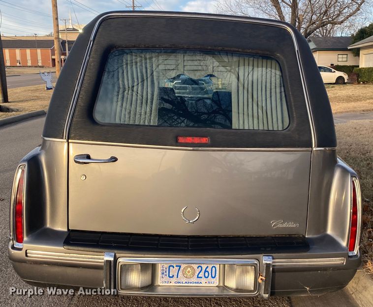 image for item IG9568 1998 Cadillac Krystal Koach  hearse