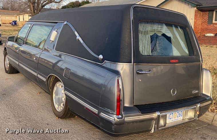 image for item IG9568 1998 Cadillac Krystal Koach  hearse