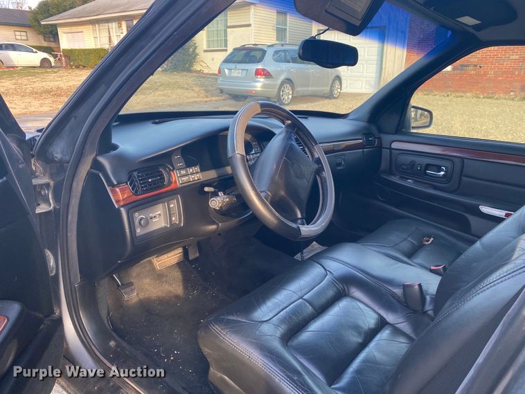 image for item IG9568 1998 Cadillac Krystal Koach  hearse