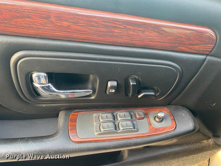 image for item IG9568 1998 Cadillac Krystal Koach  hearse