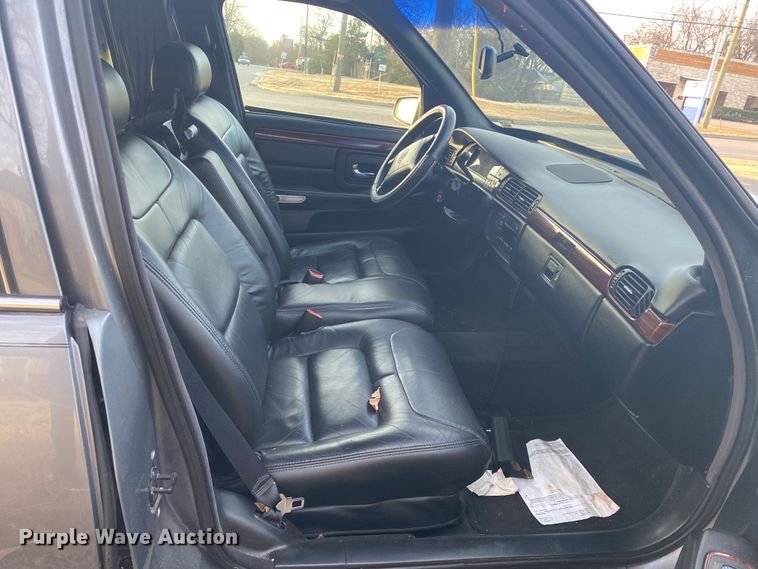 image for item IG9568 1998 Cadillac Krystal Koach  hearse