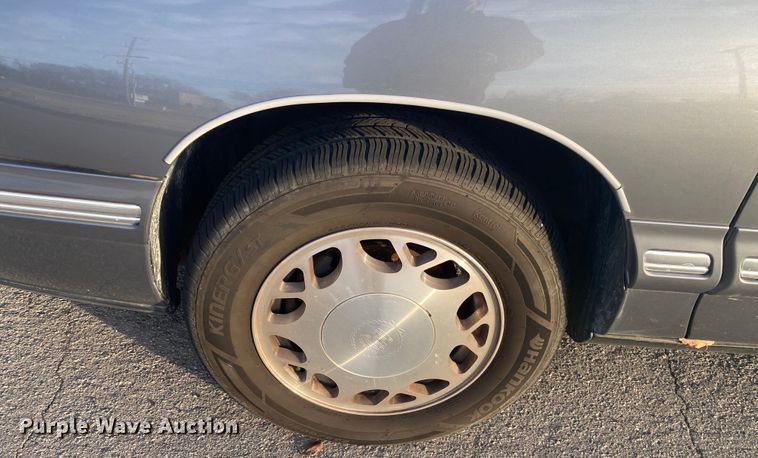 image for item IG9568 1998 Cadillac Krystal Koach  hearse