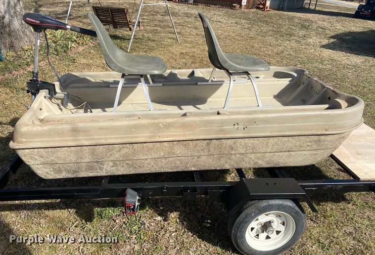 image for item IG9714 1985 Charloma Changzhou  boat