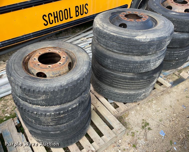 image for item IJ9703 (8) tires and wheels