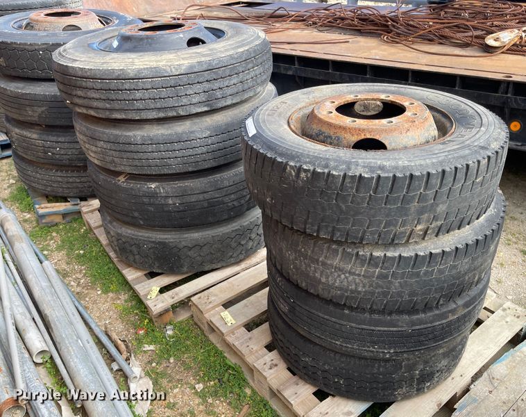 image for item IJ9703 (8) tires and wheels