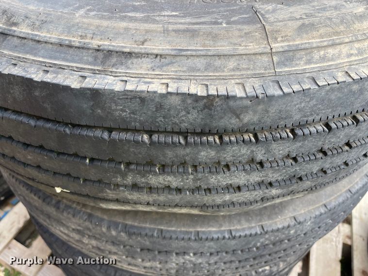 image for item IJ9703 (8) tires and wheels