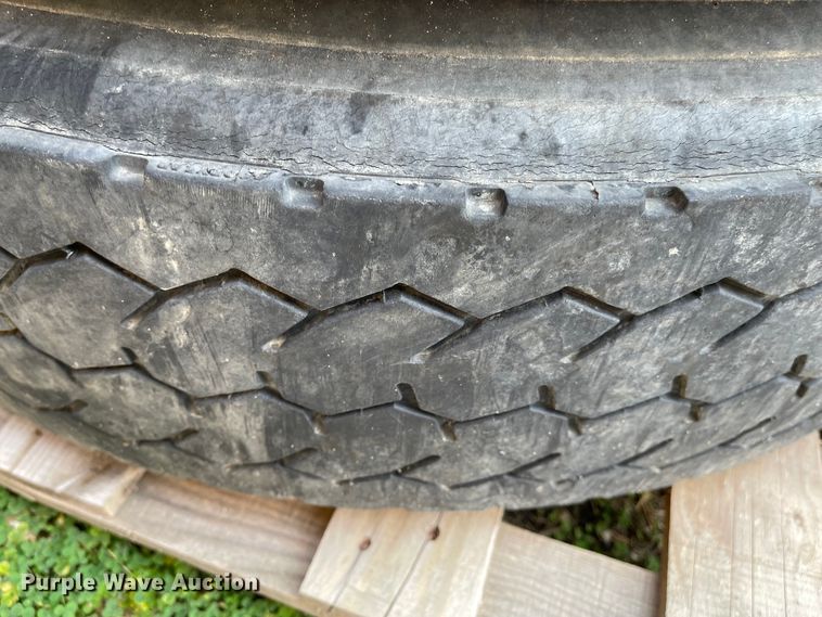 image for item IJ9703 (8) tires and wheels