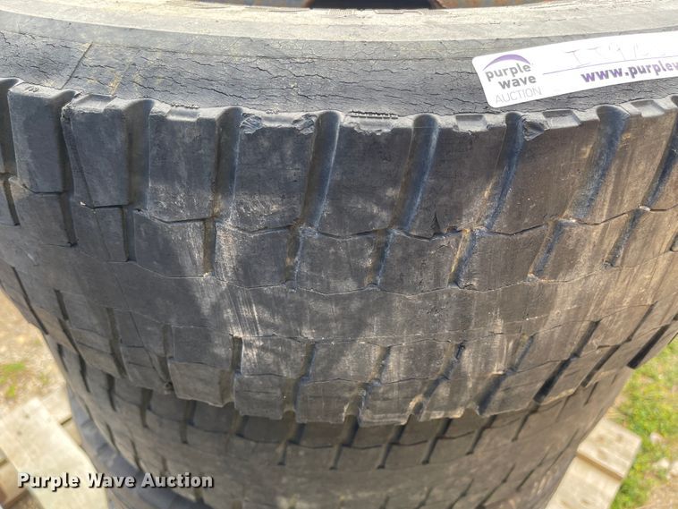 image for item IJ9703 (8) tires and wheels