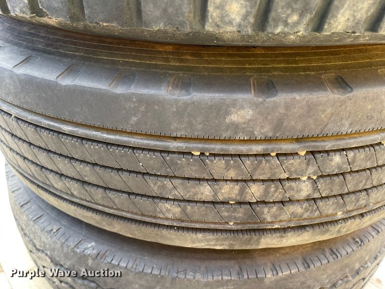 image for item IJ9703 (8) tires and wheels