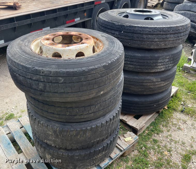 image for item IJ9704 (8) tires and wheels