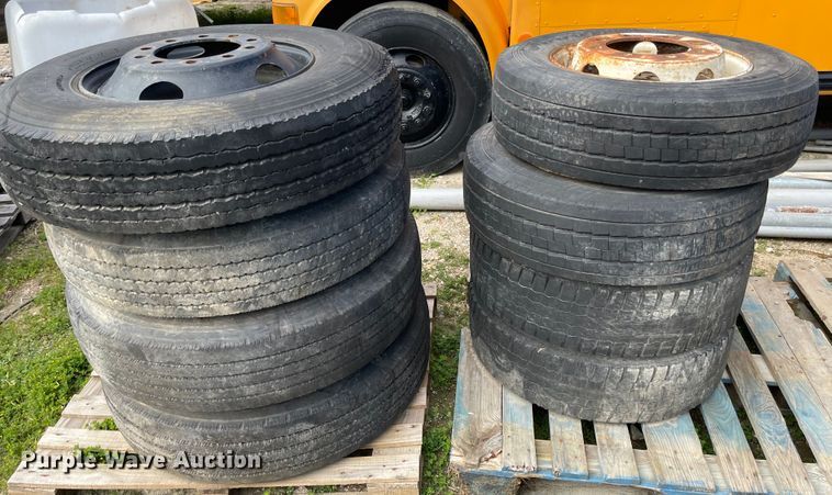 image for item IJ9704 (8) tires and wheels