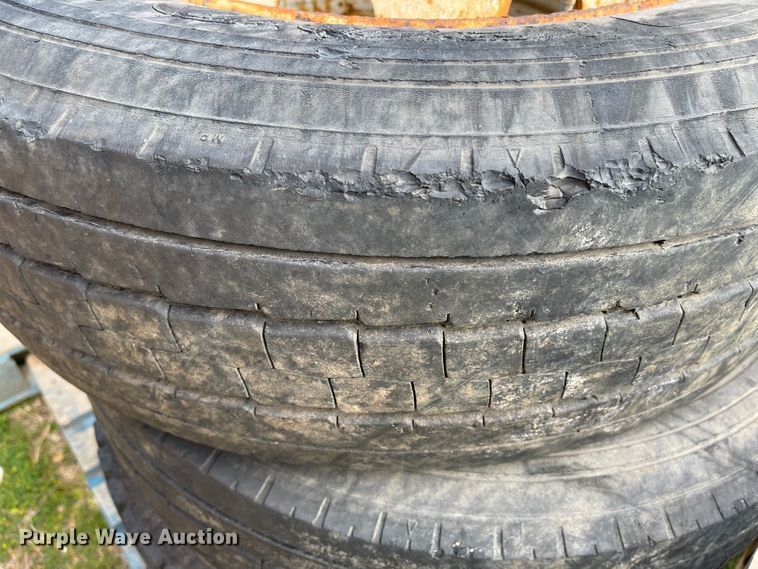 image for item IJ9704 (8) tires and wheels