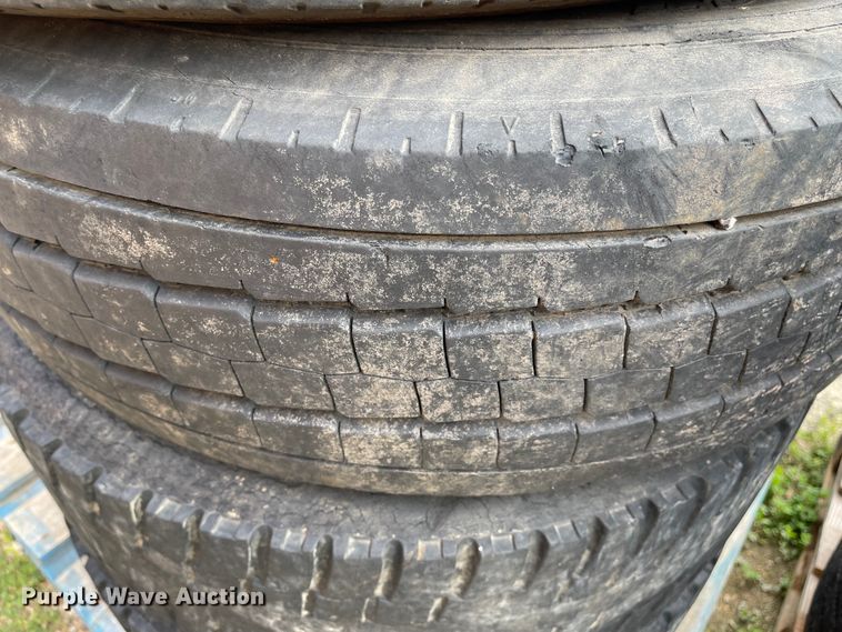 image for item IJ9704 (8) tires and wheels