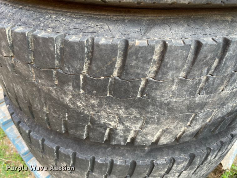 image for item IJ9704 (8) tires and wheels