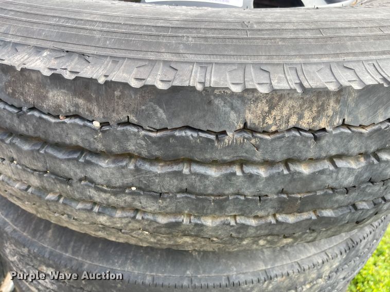 image for item IJ9704 (8) tires and wheels