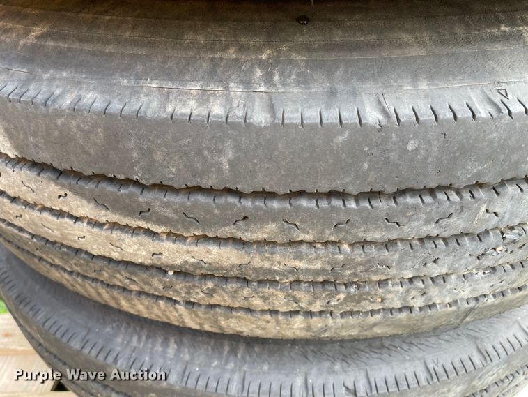 image for item IJ9704 (8) tires and wheels