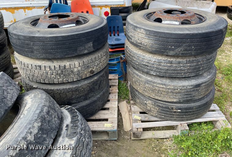 image for item IJ9705 (8) 10R22.5 tires and wheels