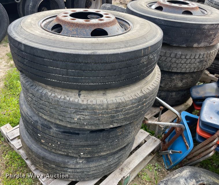 image for item IJ9705 (8) 10R22.5 tires and wheels