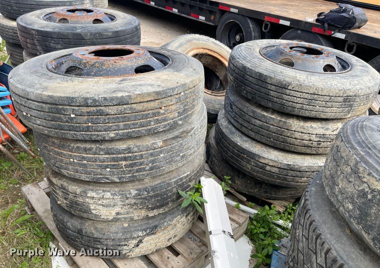 image for item IJ9706 (8) tires and wheels