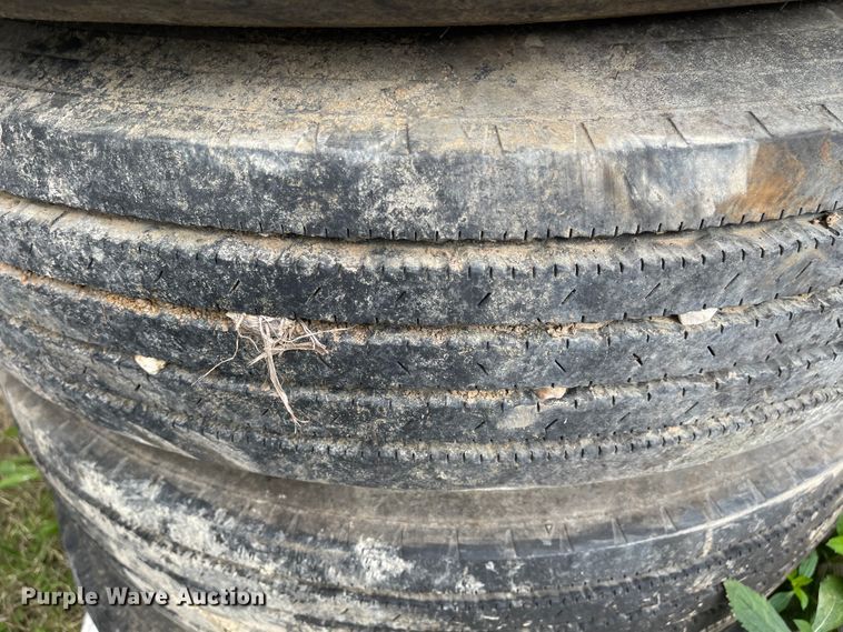 image for item IJ9706 (8) tires and wheels