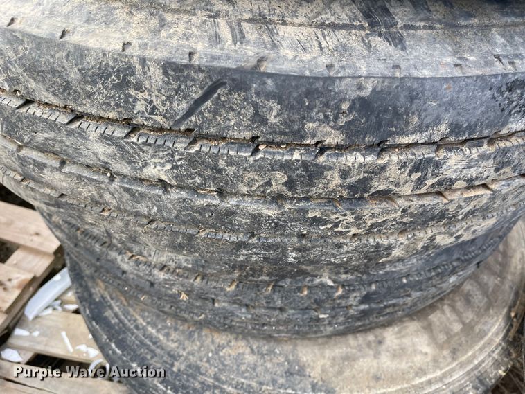 image for item IJ9706 (8) tires and wheels