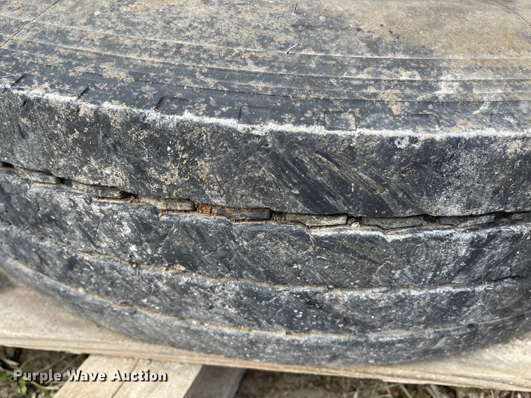 image for item IJ9706 (8) tires and wheels