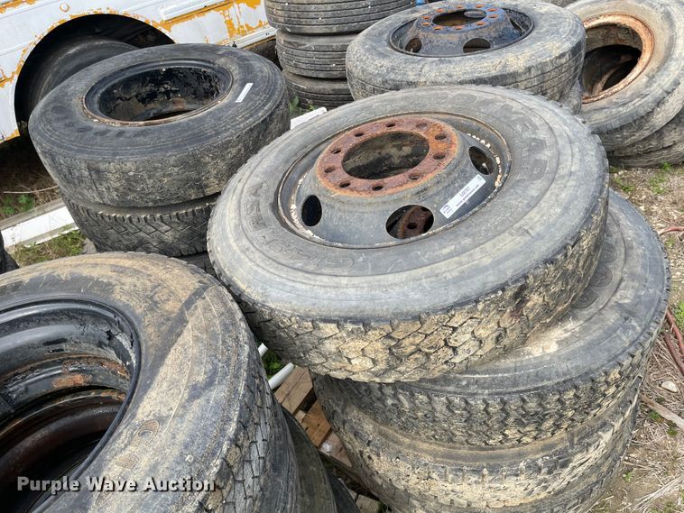 image for item IJ9707 (8) tires and wheels