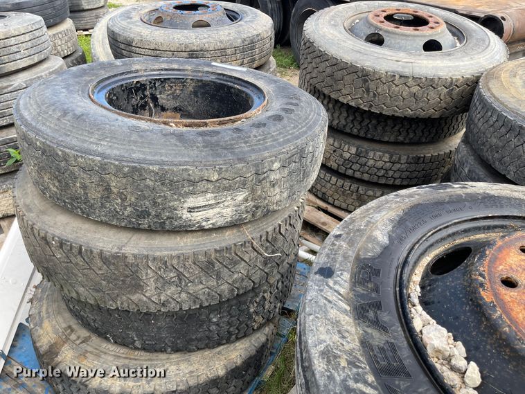 image for item IJ9707 (8) tires and wheels