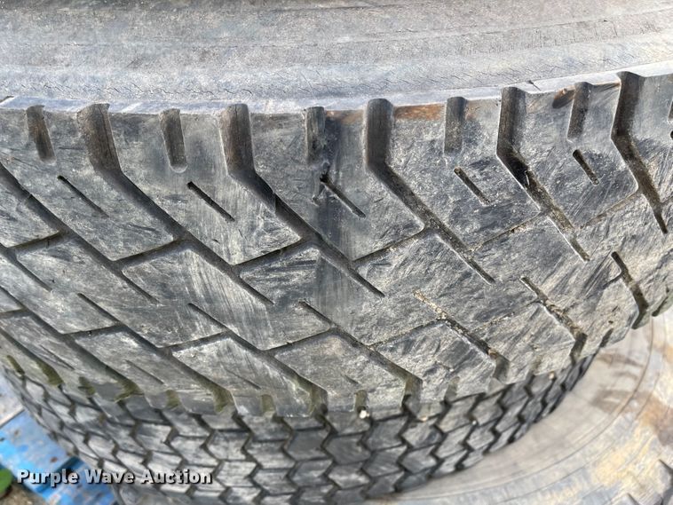 image for item IJ9707 (8) tires and wheels