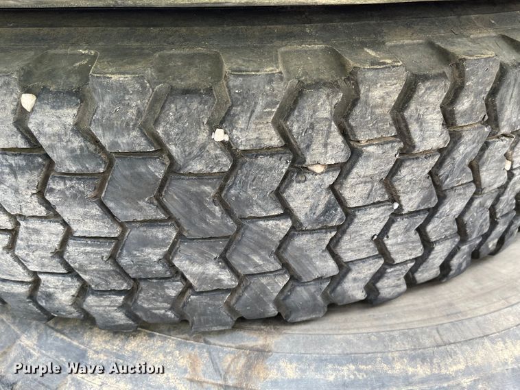 image for item IJ9707 (8) tires and wheels