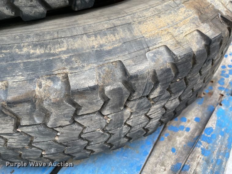 image for item IJ9707 (8) tires and wheels