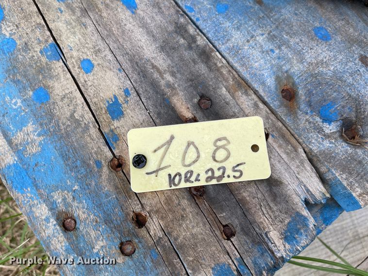 image for item IJ9707 (8) tires and wheels