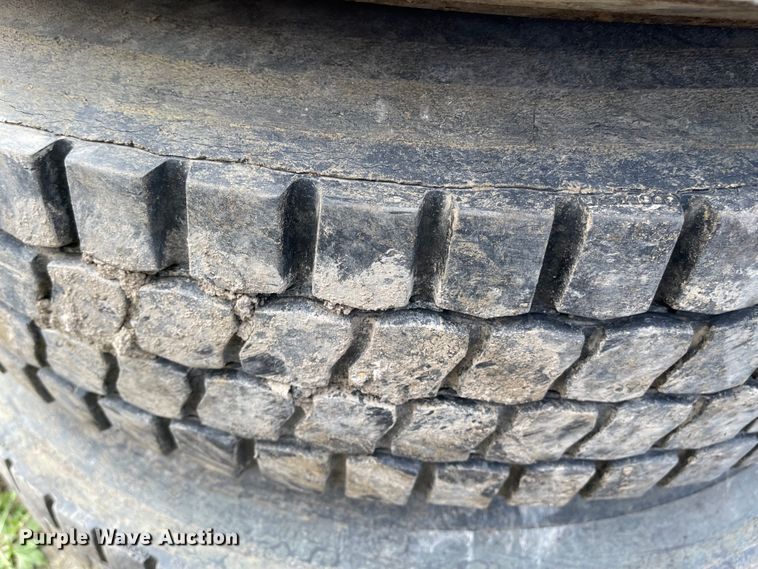 image for item IJ9707 (8) tires and wheels