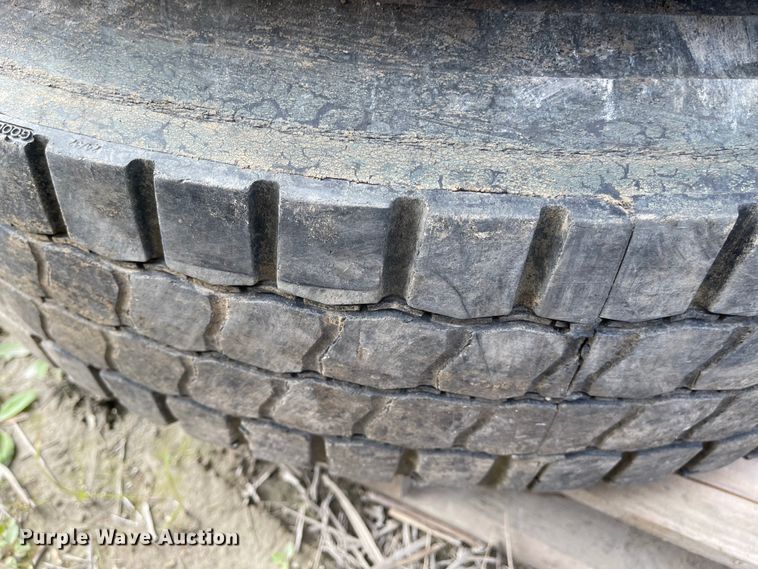 image for item IJ9707 (8) tires and wheels