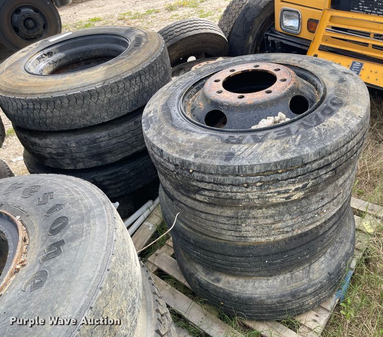 image for item IJ9708 (8) tires and wheels