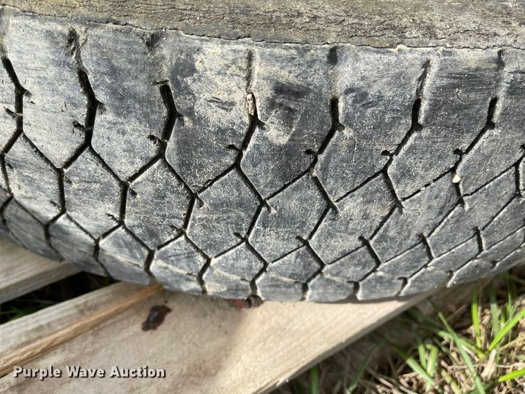 image for item IJ9708 (8) tires and wheels