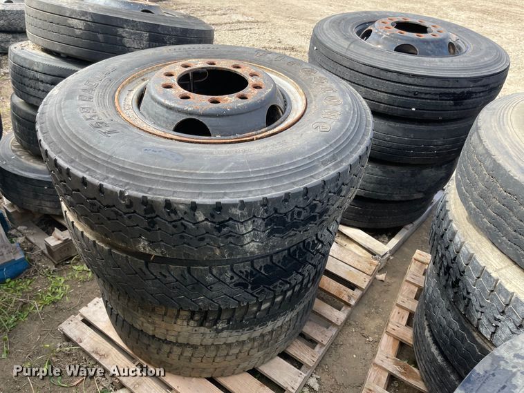 image for item IJ9710 (8) tires and wheels