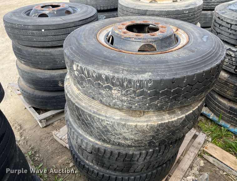 image for item IJ9710 (8) tires and wheels