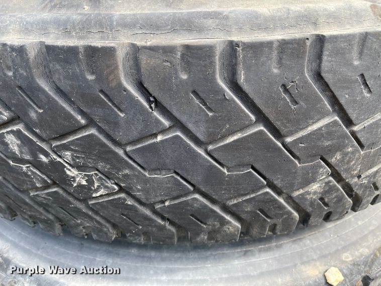 image for item IJ9710 (8) tires and wheels