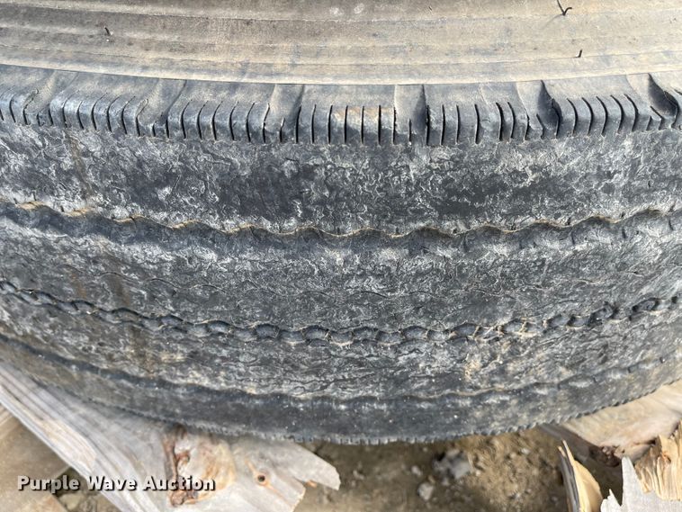 image for item IJ9710 (8) tires and wheels