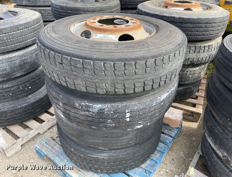 image for item IJ9711 (8) 11R22.5 tires and wheels