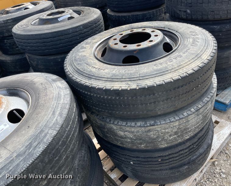 image for item IJ9712 (8) 11R22.5 tires and wheels