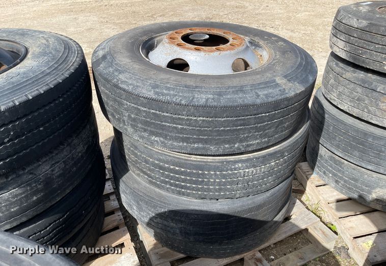 image for item IJ9713 (8) 11R22.5 tires and wheels