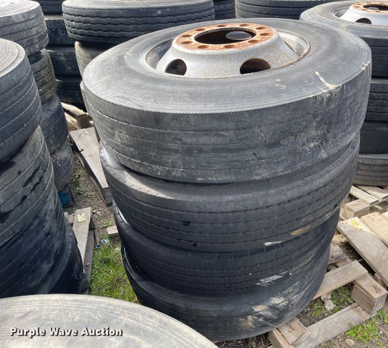 image for item IJ9713 (8) 11R22.5 tires and wheels