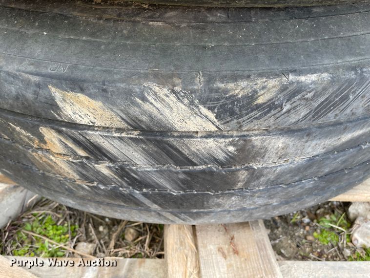 image for item IJ9713 (8) 11R22.5 tires and wheels