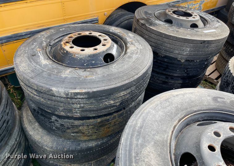 image for item IJ9714 (8) 11R22.5 tires and wheels