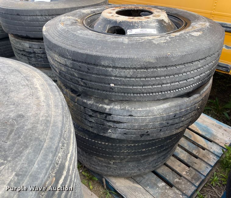 image for item IJ9714 (8) 11R22.5 tires and wheels