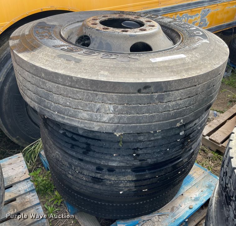 image for item IJ9714 (8) 11R22.5 tires and wheels