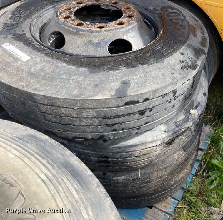 image for item IJ9714 (8) 11R22.5 tires and wheels